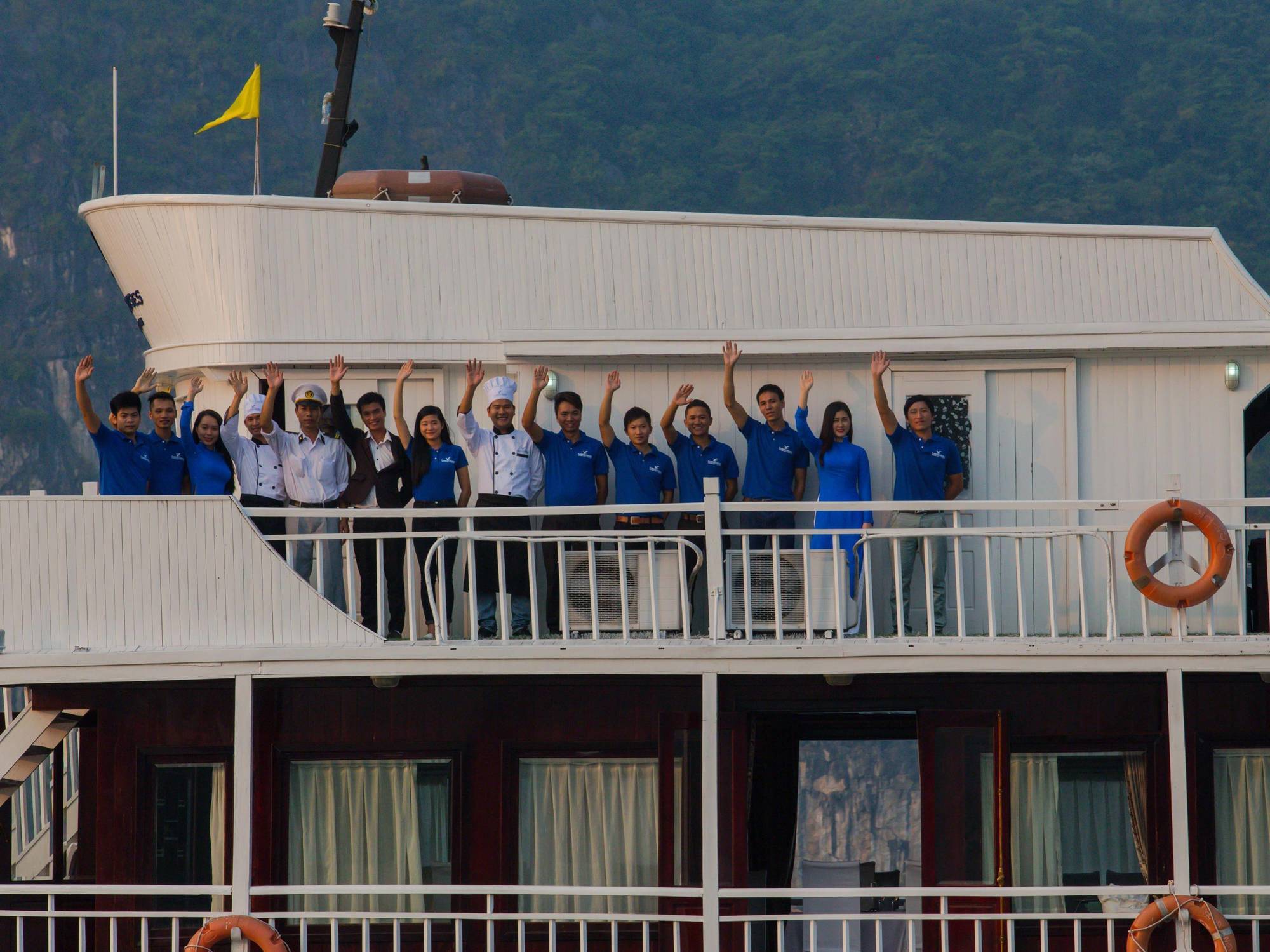 Flamingo Luxury Cruises Hotell Ha Long Exteriör bild
