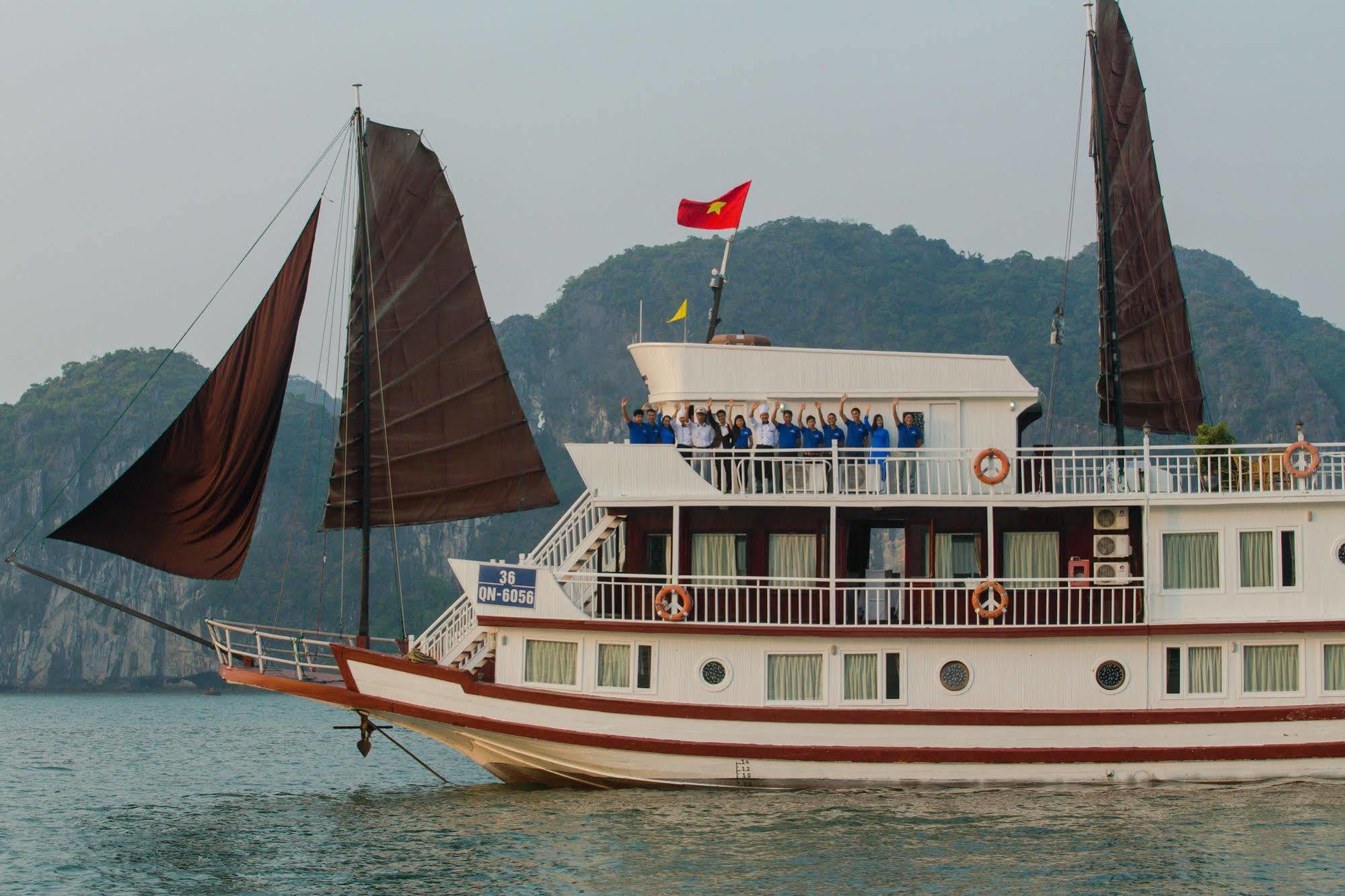 Flamingo Luxury Cruises Hotell Ha Long Exteriör bild
