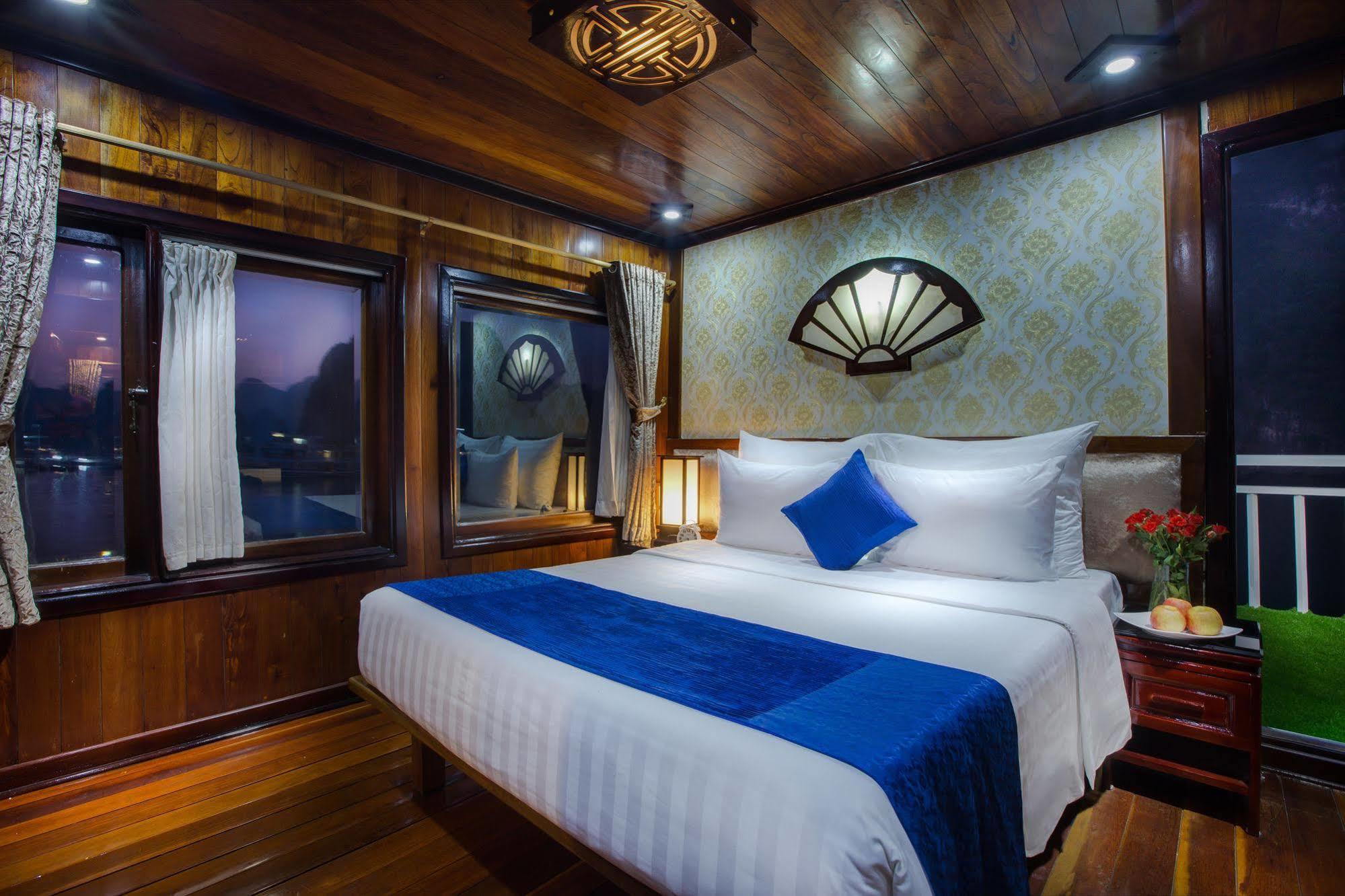Flamingo Luxury Cruises Hotell Ha Long Exteriör bild