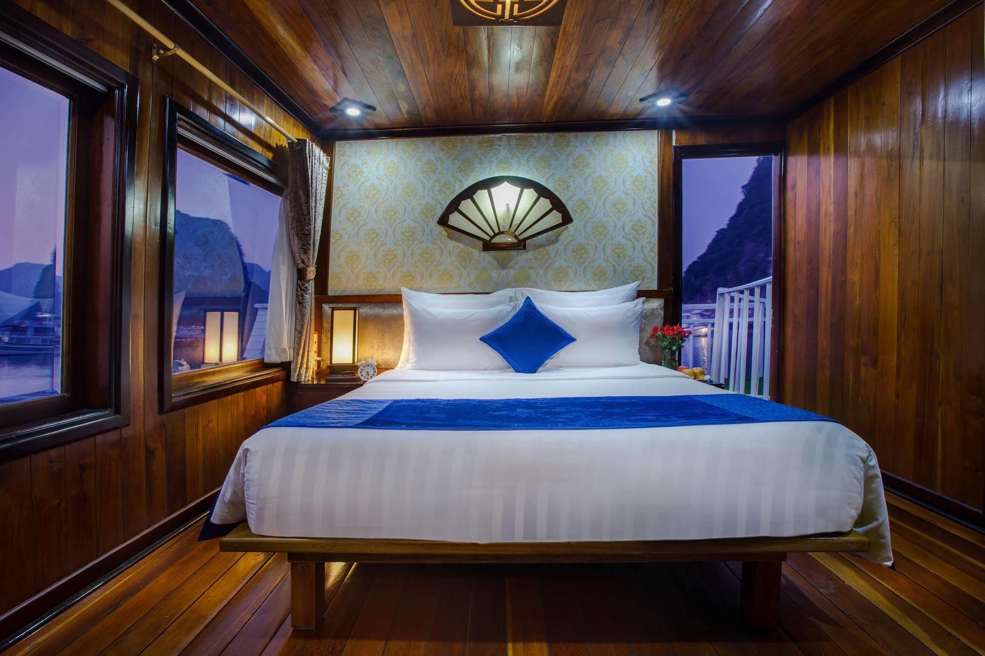 Flamingo Luxury Cruises Hotell Ha Long Exteriör bild