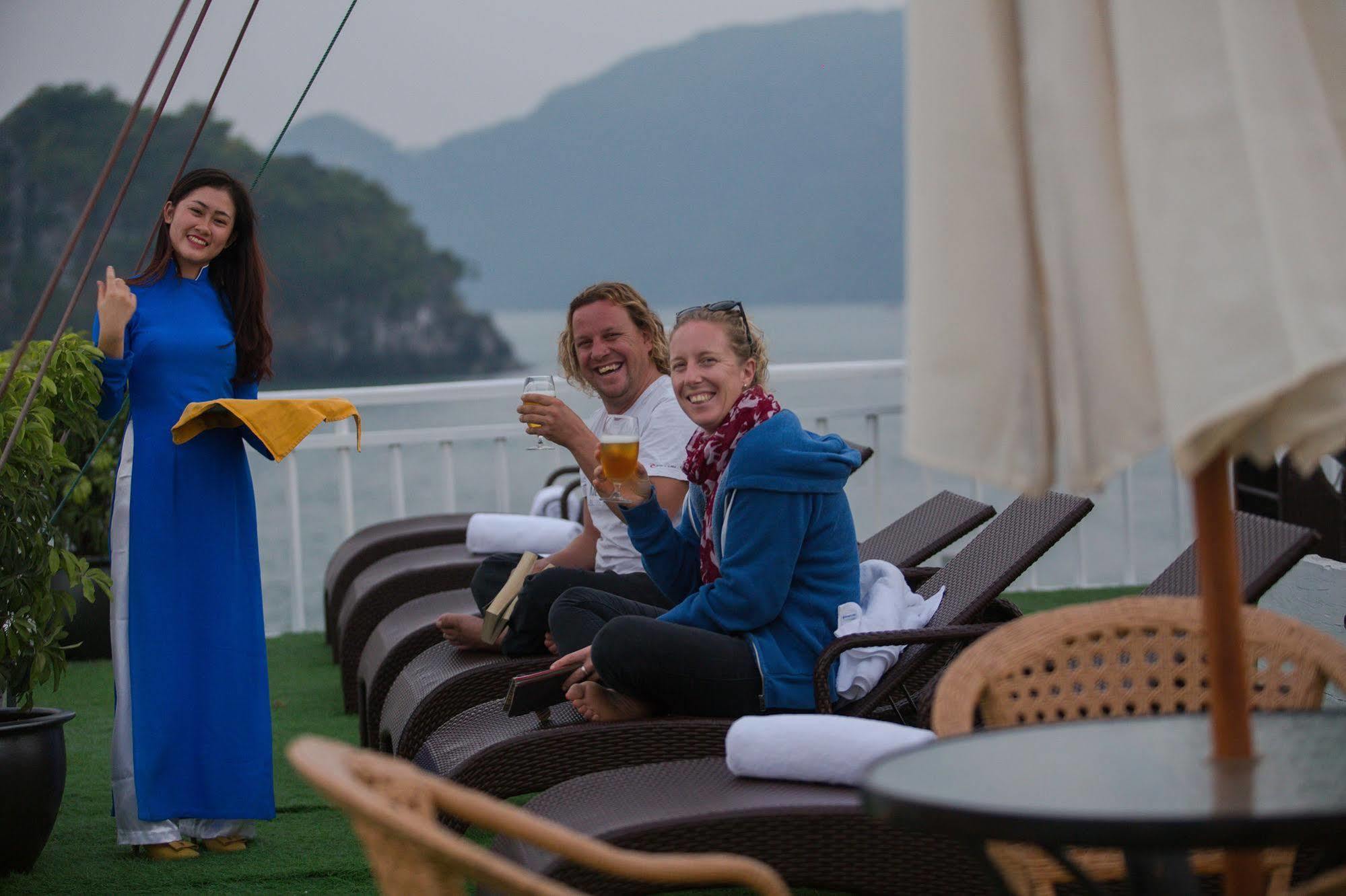Flamingo Luxury Cruises Hotell Ha Long Exteriör bild