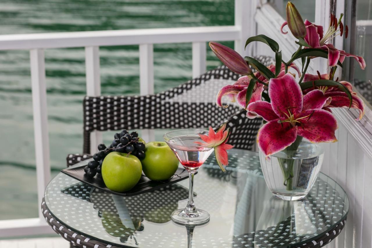 Flamingo Luxury Cruises Hotell Ha Long Exteriör bild