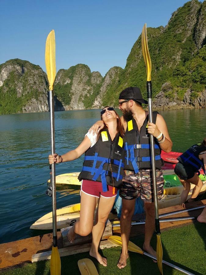 Flamingo Luxury Cruises Hotell Ha Long Exteriör bild