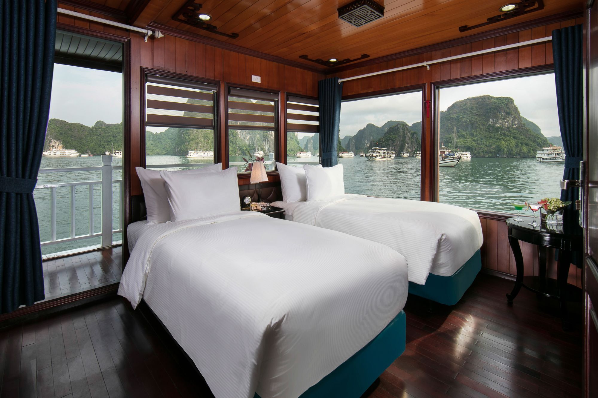 Flamingo Luxury Cruises Hotell Ha Long Exteriör bild